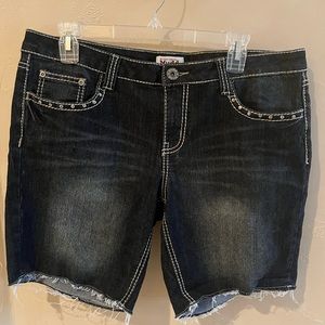 Mudd Denim Jean Shorts Size 15 Stretch Long Mid Thigh